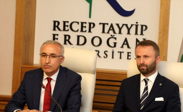 Recep Tayyip Erdoğan Üniversitesi Rektörlüğüne atanan Prof. Dr. Yılmaz göreve başladı