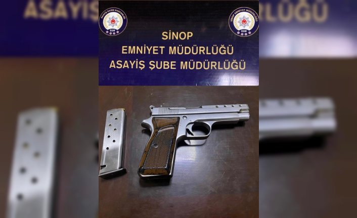 Sinop'ta iki ruhsatsız tabanca ele geçirildi