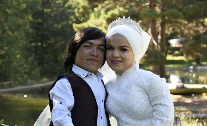 Sosyal medyada tanışan akondroplazili çift için ilk düğün Gümüşhane'de yapıldı