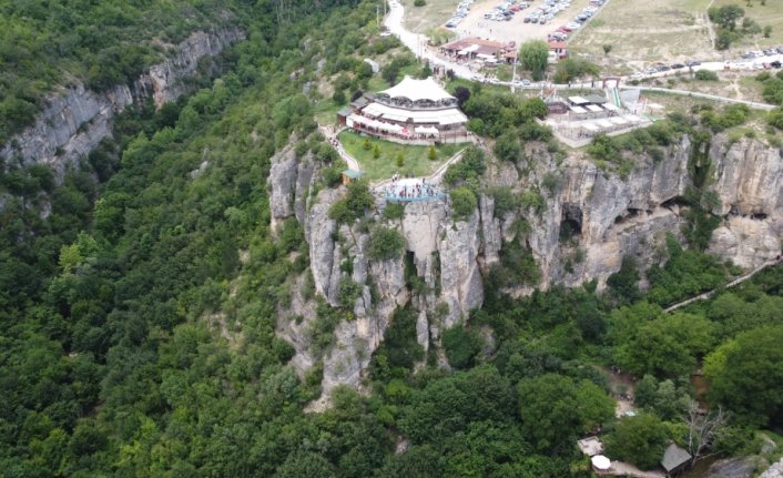 Türkiye'nin ilk cam seyir terası yeniden misafirlerini ağırlıyor