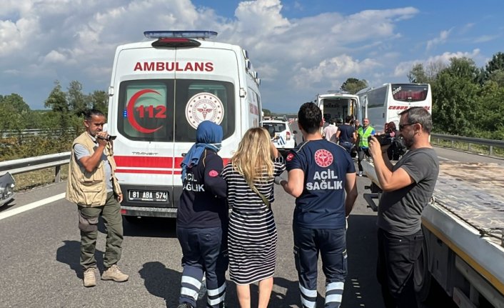 Anadolu Otoyolu'nda zincirleme trafik kazasında 7 kişi yaralandı