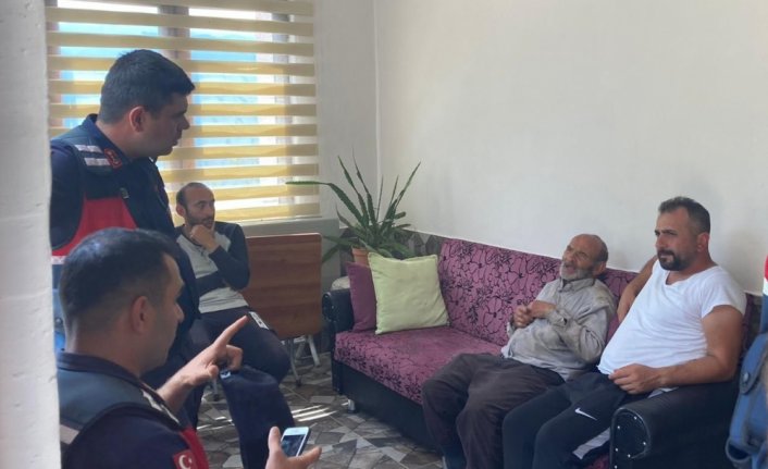 Artvin'de kaybolan yaşlı adam başka köyde bulundu
