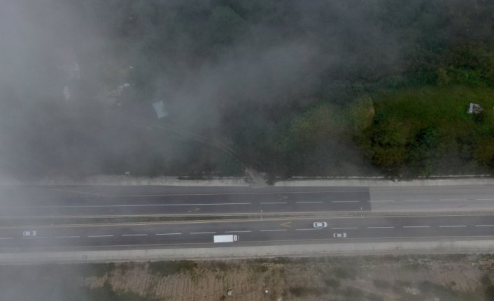 Batı Karadeniz bağlantı yolunda sis etkili oluyor