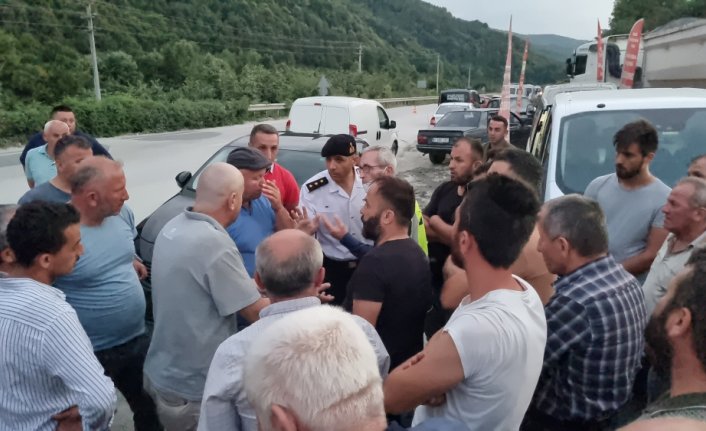 Düzce'de çimento fabrikası eylemi