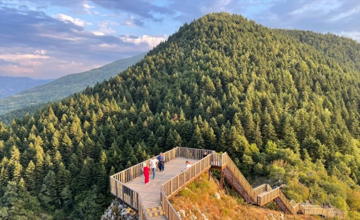 GÜNCELLEME 2 - Valla Kanyonu'nda mahsur kalan 11 kişiden 10'u kurtarıldı