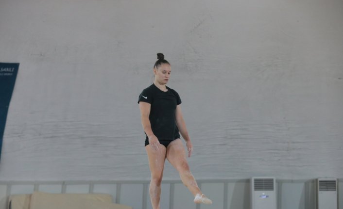 Kadın cimnastikçiler, takım halinde Dünya Şampiyonası'na gitmek istiyor