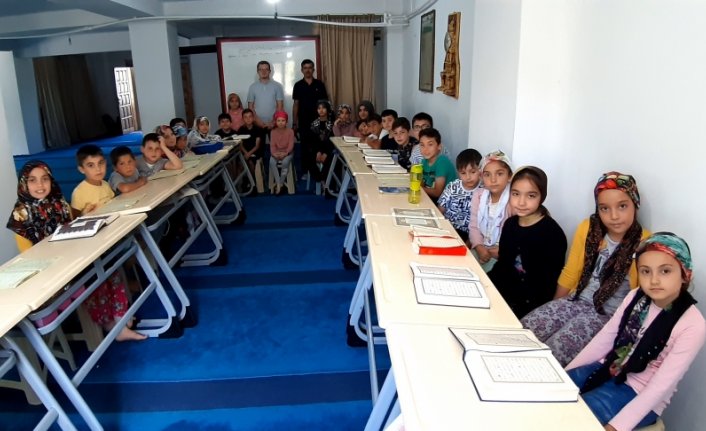 Mudurnu'da çocuklar yaz Kur'an kurslarıyla dini bilgileri öğreniyor