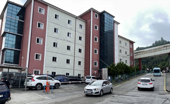 Rize'de onkoloji merkezinde çıkan yangın söndürüldü