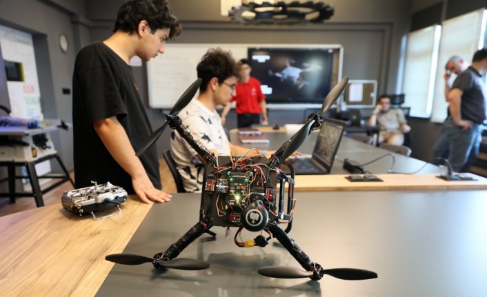 Samsun'da lise öğrencileri yaptıkları dronla TEKNOFEST'te yarışacak