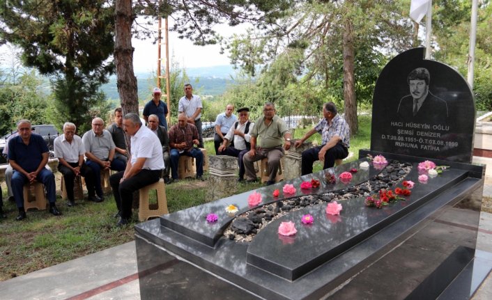 Şemsi Denizer Zonguldak'ta mezarı başında anıldı