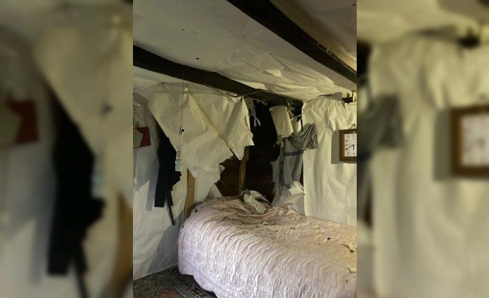 Sinop'ta yıldırım isabet eden evde yangın çıktı