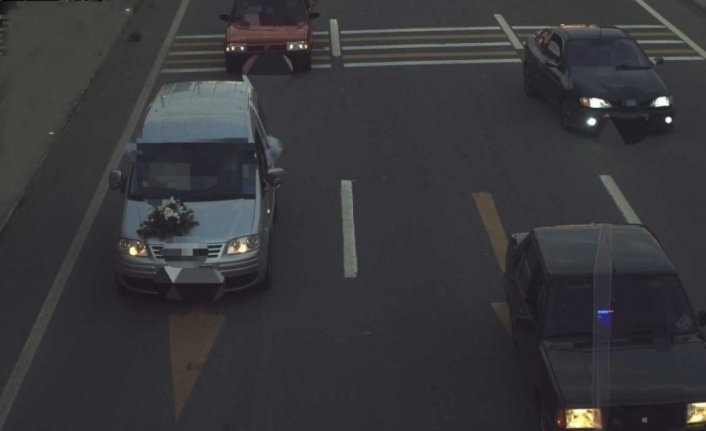 Trabzon'da düğün konvoyunda trafiği tehlikeye sokan 15 araç sürücüsüne ceza