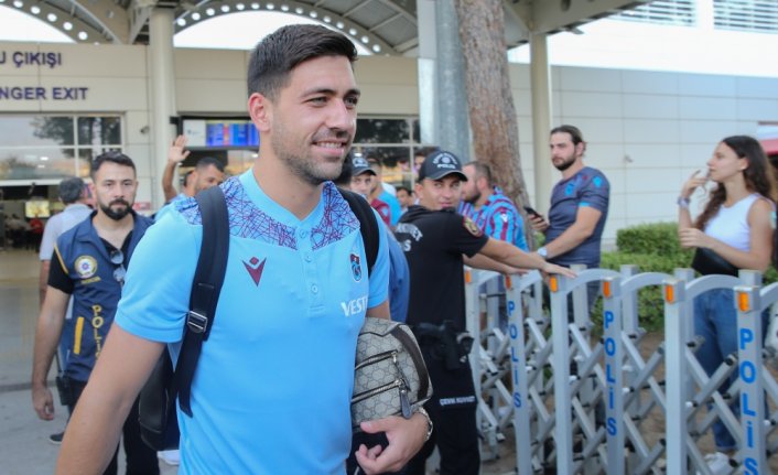 Trabzonspor kafilesi Antalya'ya geldi