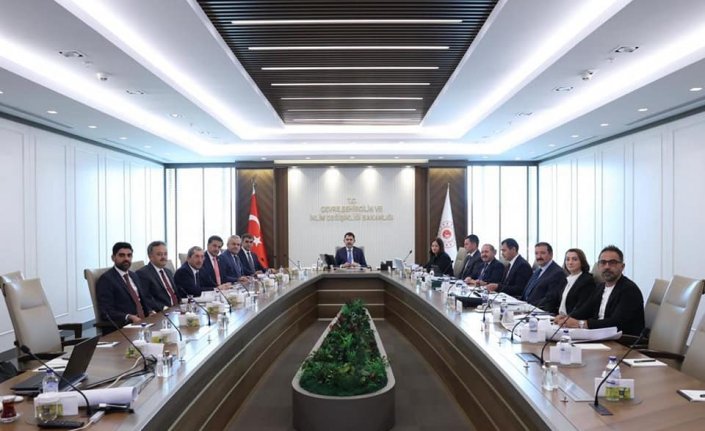 Vali Gürel ve Karabük protokolünden Bakan Kurum'a ziyaret