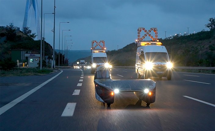 Yavuz Sultan Selim Köprüsü, İTÜ renklerine boyandı