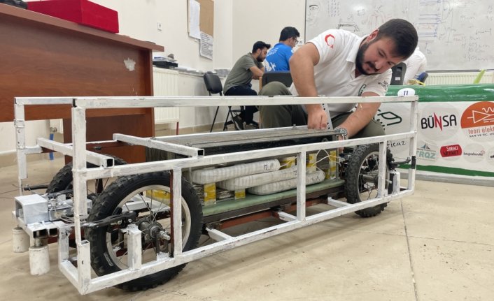 Abdülhamid'in Hicaz Demir Yolu projesinden etkilenen öğrenciler hyperloop aracı tasarladı