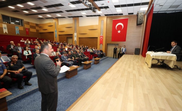 Amasya Valisi Masatlı, Suluova’da muhtarlarla bir araya geldi