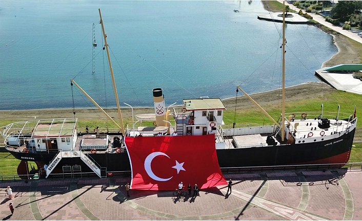 Bandırma'nın kurtuluşunun 100. yılı için Türk bayrağı Samsun'dan bisikletle yola çıkarıldı