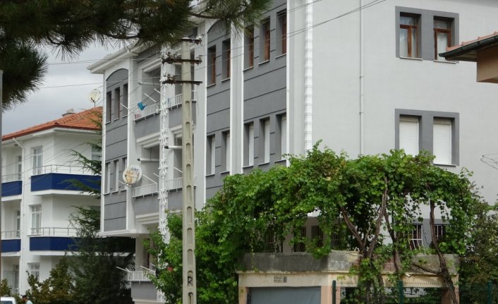 Çorum'da boşanmış çift başlarından vurulmuş halde bulundu