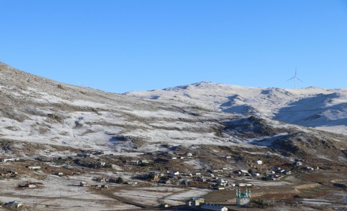 Doğu Karadeniz'in yüksek kesimlerinde kar etkili oldu
