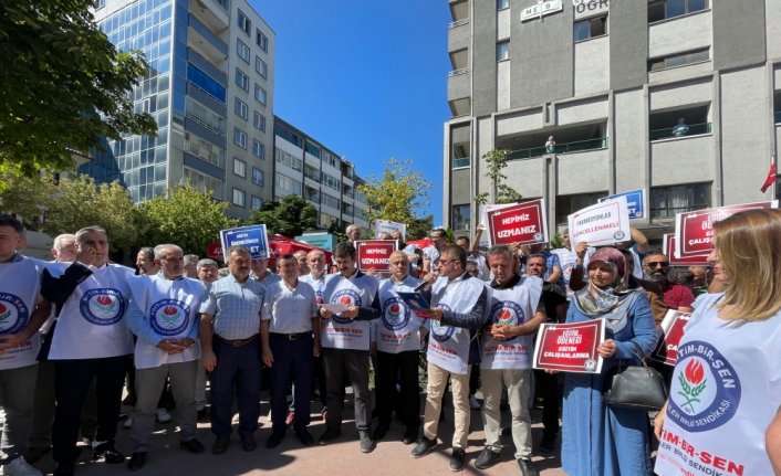 Eğitim-Bir-Sen Samsun Şube Başkanı Yıldız basın açıklaması yaptı
