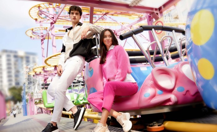 Flo, sonbahar-kış koleksiyonunda yüzlerce modeli beğeniye sunuyor