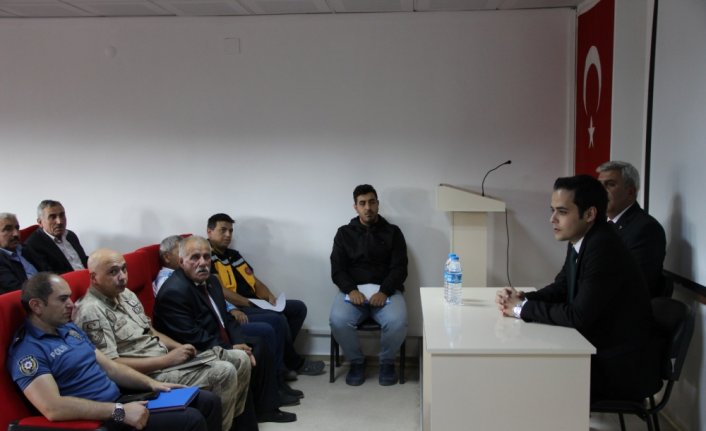 Hamamözü'nde muhtarlar toplantısı yapıldı