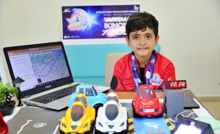 İlkokul öğrencilerinin engelliler için hazırladığı proje TEKNOFEST'te ödül aldı