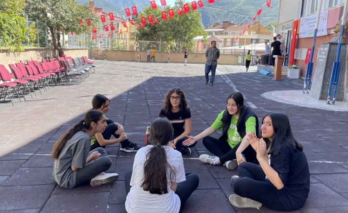 Karadeniz'de yeni eğitim öğretim yılı başladı