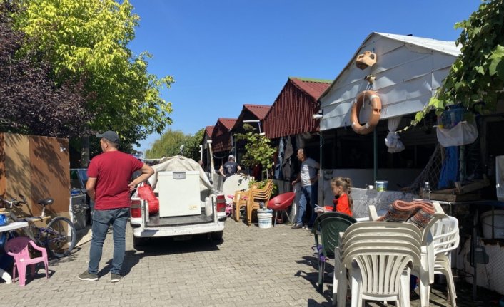 Kilimli'de ruhsatsız balıkçı barınaklarının yıkımına başlandı