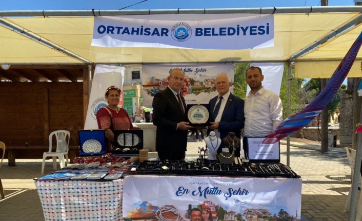 Ortahisar Belediyesi Kıbrıs'ta düzenlenen etkinlikte stant açtı