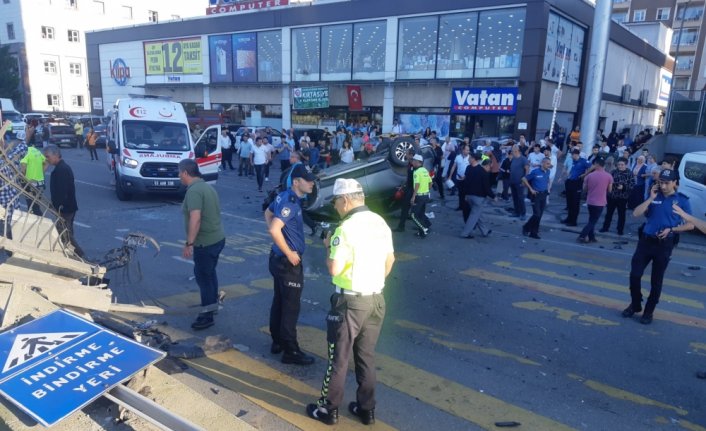 Rize'de devrilen kamyonetin sürücüsü ile çarptığı kişi yaralandı