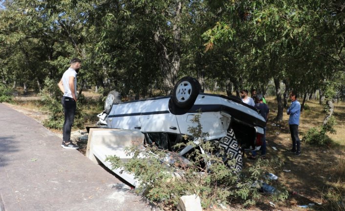Samsun'da devrilen aracın sürücüsü yaralandı