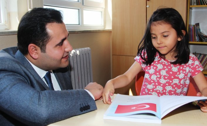 Taşova Kaymakamı Gökcecik köy okulunu ziyaret etti