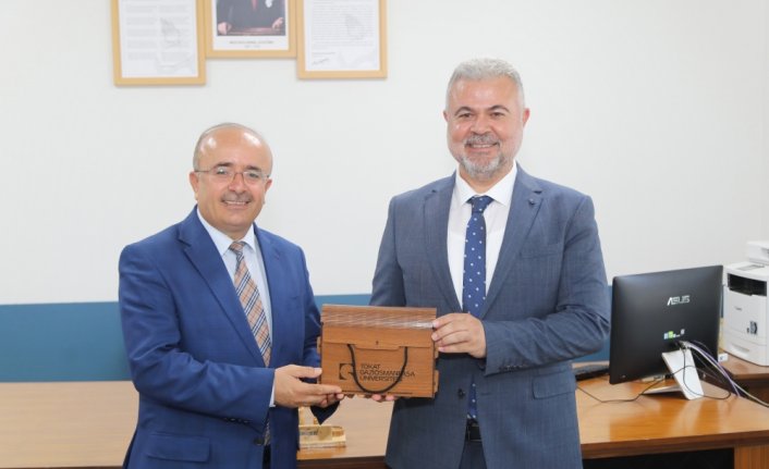 TOGÜ Rektörü Şahin, lisede ders verdi