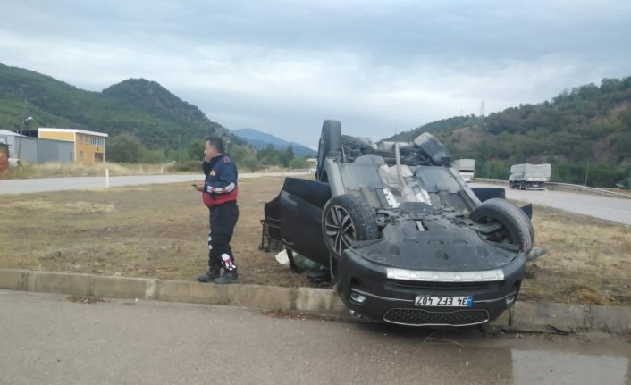 Tokat'ta cip ile kamyonetin çarpıştığı kazada 2 kişi yaralandı