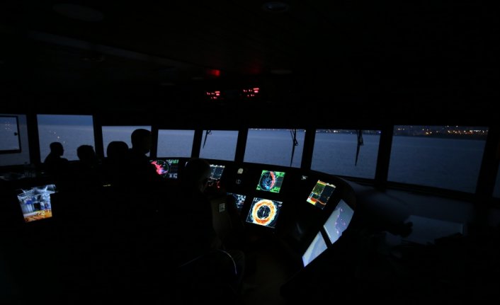 Trabzon'da balıkçılar 8 saatlik arayışın ardından ağlarını doldurdu