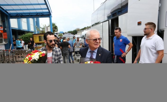 Trabzonspor'un rakibi Kızılyıldız, Trabzon'a geldi