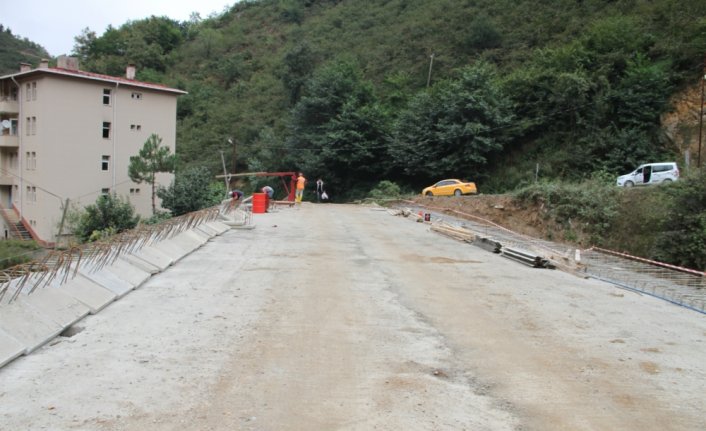 Üçtepe'de köprü ve dere ıslahı çalışması yapılıyor
