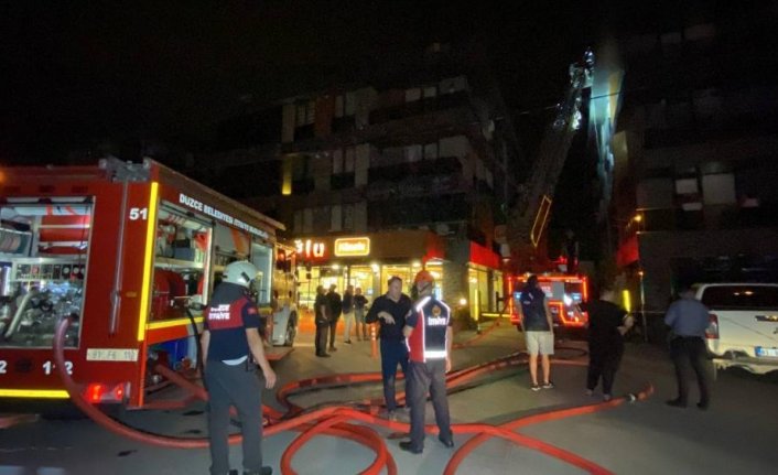 Yangında mahsur kalan hasta itfaiye ekiplerince kurtarıldı