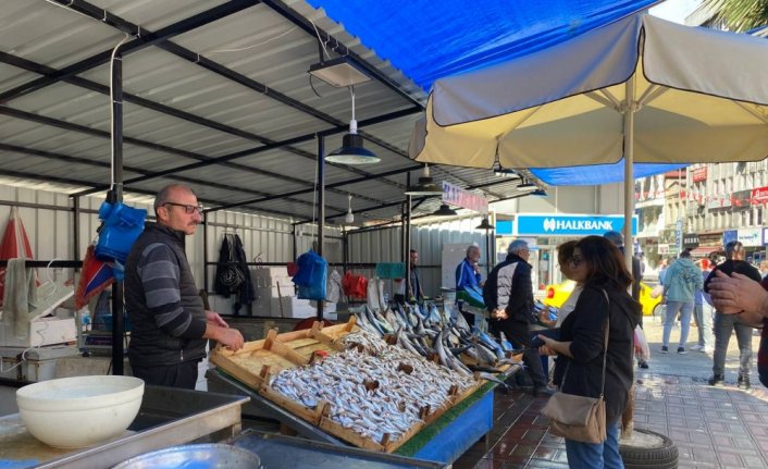 Zonguldak'ta yağış, balık fiyatlarını yükseltti