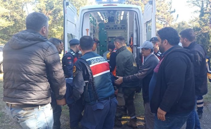 Bartın'da kestane toplarken ormanda kaybolan kişi, 5 kilometre uzaklıkta yaralı bulundu