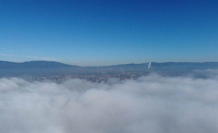Düzce Ovası'nda oluşan sis bulutu havadan görüntülendi