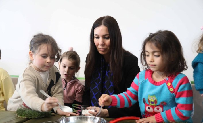 AK Parti'li Karaaslan, çocuklarla çikolata ve pizza yaptı