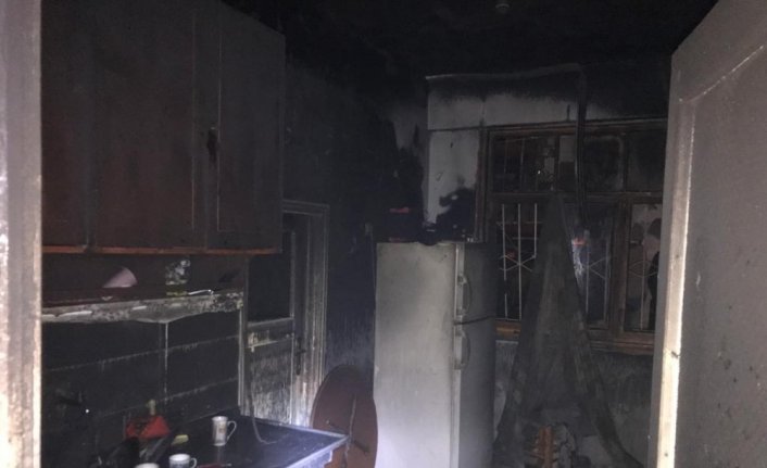 Artvin'de evde çıkan yangında 5 çocuk dumandan etkilendi