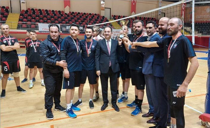Bafra'da Cumhuriyet Kupası Voleybol Turnuvası tamamlandı