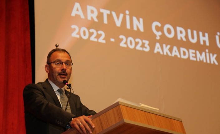 Bakan Kasapoğlu, Artvin Çoruh Üniversitesinin akademik yıl açılış törenine katıldı: