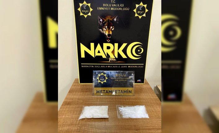 Bolu'da yol denetiminde uyuşturucuyla yakalanan 3 zanlıdan 1'i tutuklandı