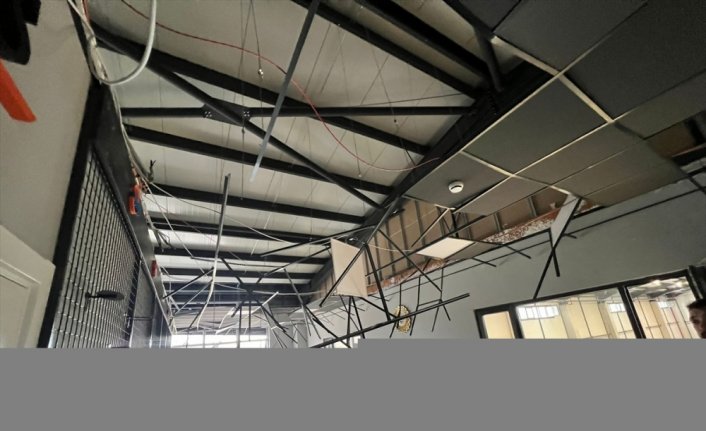 Düzce'deki depremde Cumayeri ilçesindeki kamu binaları hasar gördü