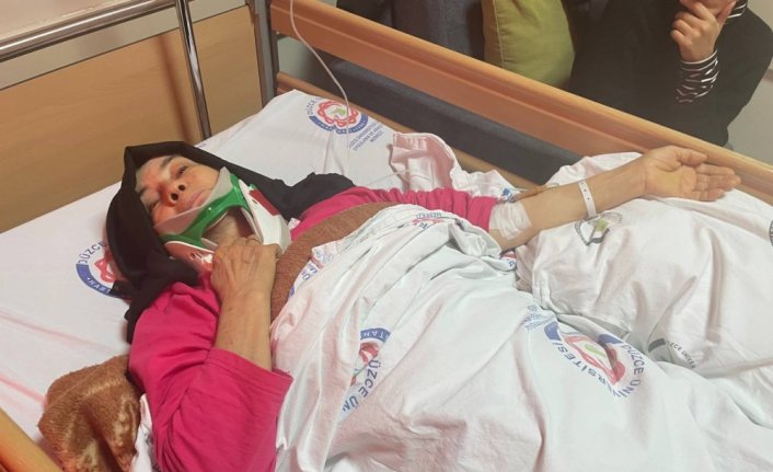 Düzce'deki depremde yaralanan 68 yaşındaki Ayşe Kırca, yaşadıklarını anlattı: